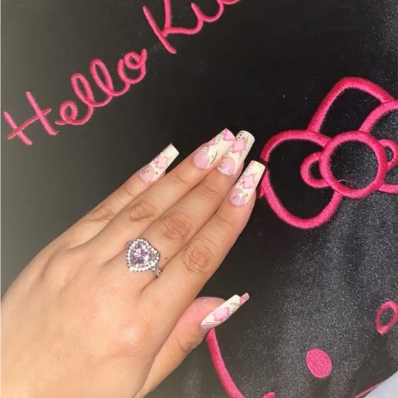 🆕 Beautiful Pink Moissanite and Silver Heart Crystal Ring - SIZE 7 - Picture 10 of 15